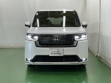 LEDヘッドライトを装備しています。LEDヘッドライトはとても明るく、雨の日や夜間走行も安全・安心です。オートライトコントロール付きで周囲の明るさに応じて自動で点灯・消灯します
