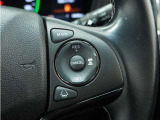 ◆アダプティブクルーズコントロール◆予め設定した車速内でクルマが自動的に加減速。前走車との適切な車間距離を維持しながら追従走行します。【LKAS】車線維持支援システムでステアリング操作を支援。