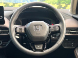 インテリアに合わせたデザインのステアリングは、運転される方のことも考え、運転しやすい形状、大きさです。是非一度、実際に触ってお確かめください。