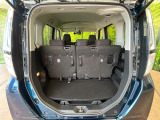 普段のお買い物や通勤、送迎等に十分な荷室スペースを確保しております。セカンドシートを倒すと、大きな荷物の積載も可能です♪