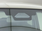 障害物を感知して、衝突の可能性がある場合、運転者へ警告音を発したり、衝突の可能性が高い場合、ブレーキの補助操作を行い、減速して衝突被害を軽減するシステムです。