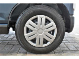タイヤサイズは145/80R12です。
