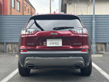 パワーバックゲート標準装備。キーレスと車内からスイッチで開閉が可能です。