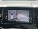 車を空から見たような映像が映る、アラウンドビューモニターで車両周辺の安全確認も一目でできます!小さなお子様や障害物も確認できるので、運転のし易さだけではなく事故防止にも役立ちます♪