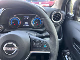 プロパイロット(同一車線運転支援)アクセル・ブレーキ・ステアリング操作をクルマがサポート。高速道路などで、ドライバーの負担を軽減します。