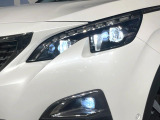 ●LEDヘッドライト:夜間走行時も良好な視界を確保し安心して運転できる高輝度LEDヘッドライトを装備!点灯速度が早く、消費電力も抑えられています。