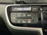 オートエアコン付きです!お好みの温度をセットするだけでエアコンの風量などを自動でコントロール。快適な車内でお過ごしいただけます。