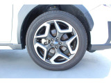 タイヤサイズは225/55R18 純正アルミホイール装着です!