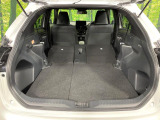普段のお買い物や通勤、送迎等に十分な荷室スペースを確保しております。セカンドシートを倒すと、大きな荷物の積載も可能です♪