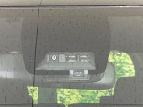 【トヨタセーフティセンス】走行中に前方の車両等を認識し、衝突しそうな時は警報とブレーキで衝突回避と被害軽減をアシスト。より安全にドライブをお楽しみいただけます。