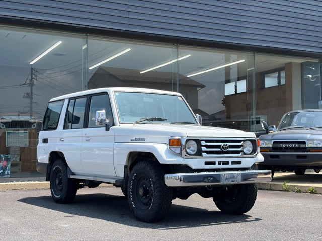 トヨタ ランドクルーザー70 