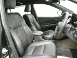 傷みやすい運転席シートも比較的状態良好な車両になります★内装ブラックで統一があり高級感がありますよ★