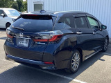 コンビネーションランプを高い位置に配置、後続車に見やすいデザインで安全にも配慮