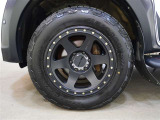 タイヤサイズは265/60R18です。