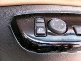ドアミラーの鏡面の調節、格納は運転席からすべて操作できます!
