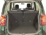 コンパクトボディーなのに、荷室はこんなに広々!たくさん荷物が積めますよ。