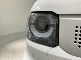 LEDヘッドライトは、点灯の瞬間から最大光量を発揮し、突然暗くなるトンネルなどでの安定感を高めます。