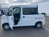 安全安心な走行のために、納車前には小さなクルマを知り尽くしたエキスパートが基本性能に関わる機能や状態を徹底的に点検しています。