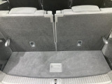●すっきりとした見た目のスクエア形状のラゲッジスペースです。また荷物が多い時、急なお買いものの際にもリヤシートを倒していただくことにより十分なスペースを確保できます。