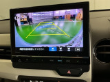 バックモニター付きで、車庫入れやバック時の後方確認をサポート。