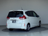 バックカメラが付いているのでバックでの車庫入れも安心です。