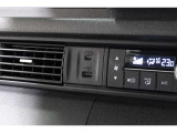 スマートフォンなどの音楽再生が可能なUSB接続ジャック装備車両です♪♪♪