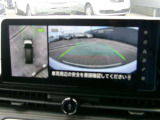 アラウンドビューモニター。クルマを上空から見下ろしているかのような映像で、駐車の際、周囲の安全を確認できます!