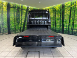 積み下ろしのしやすいデッキにはたっぷりと荷物を積み込んでいただけます。遊びから仕事まで、様々なシーンで頼れます♪