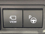 【リモート機能つきアドバンストパーク】専用スマートフォンアプリの使用で、車外から遠隔駐車・出庫が可能な先進機能。広い場所で乗り降りしたい時に便利です♪