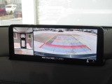 360&deg;ビューモニターを搭載しています。コーナーセンサーと合せてお使いいただくことで、安全、安心にお車の取り回しを行っていただけます。