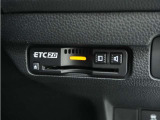 ◆ETC2.0装着◆進化したドライブ体験。料金収受システムだけだったETCが生まれ変わって、高速道路を賢く使うETC2.0に進化しました。多彩な情報サービスが便利で快適なドライブ体験を提供します。