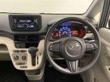 ハンドルは軽やかに回り、気持ちよく運転ができます。