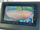 【バックカメラ】駐車時に後方がリアルタイム映像で確認できます。大型商業施設や立体駐車場での駐車時や、夜間のバック時に大活躍!運転スキルに関わらず、今や必須となった装備のひとつです!