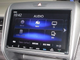 ナビゲーションは純正9インチメモリーナビ(VXM-207VFNi)を装着しております。AM、FM、CD、DVD再生、Bluetooth、音楽録音再生、フルセグTVがご使用いただけます。