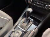 アクセルペダルを踏み込む量や速さに応じて変速パターンをし、人馬一体の運転感覚を発揮してくれる6速オートマ!