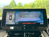 【パノラミックビューモニター】専用のカメラにより、上から見下ろしたような視点で360度クルマの周囲を確認することができます☆死角部分も確認しやすく、狭い場所での切り返しや駐車もスムーズに行えます。