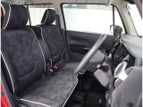 運転席はホワイトのアクセントでさわやかな見た目に仕上げました!