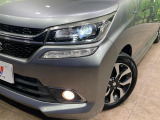 【LEDヘッドライト】悪天候や夜間走行時も良好な視界を確保し安心して運転できる高輝度LEDヘッドライトを装備!点灯速度が早く、消費電力も抑えられています。