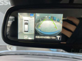 【全周囲カメラ】クルマの真上から見ているかのような映像が見れるので、駐車が苦手な方には特にうれしい装備です♪