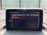 Bluetoothに接続することで、スマートフォンに入っている音楽アプリを車内で楽しめたり、通話が出来ます♪