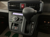 電動パーキングブレーキを装備しています☆パーキングブレーキが足踏み式や手引き式ではなく電動で行うことができます☆設定でシフトをパーキングに入れると自動でパーキングをかけるようにできます☆