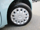 ホイールキャップ【155/65R14 ラジアルタイヤ】。運転ラクラクの足回り。