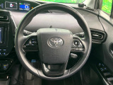 【純正革巻きステアリング】上質な革を使用することで、手にしっかり馴染みとても運転しやすいハンドルです♪