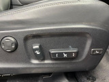 【メモリー機能付きパワーシート】ドライバーごとに設定したシート位置を記憶して、ボタン一つで切り替えできる便利な機能!運転する方が複数名いらっしゃるご家庭におすすめです♪