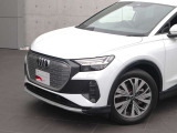 ・斜めからAudiを見るとプレス技術の高さを感じることができます。