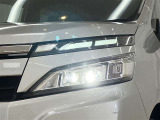 LEDヘッドライトです。デザイン性がよくとても明るいので、夜間の走行や悪天候でも安心です。しかも長寿命!