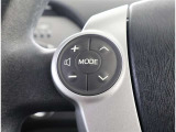 運転中、オーディオの操作をしてて、ハッとしたことはありませんか?ステアリングスイッチは、運転中でもハンドルでオーディオの操作が可能です。
