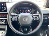 【純正革巻きステアリング】上質な革を使用することで、手にしっかり馴染みとても運転しやすいハンドルです♪