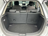 日常の使用に十分な広さの荷室です♪簡単な操作でシートアレンジもできます♪