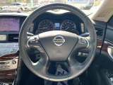 【純正革巻きステアリング】上質な革を使用することで、手にしっかり馴染みとても運転しやすいハンドルです♪